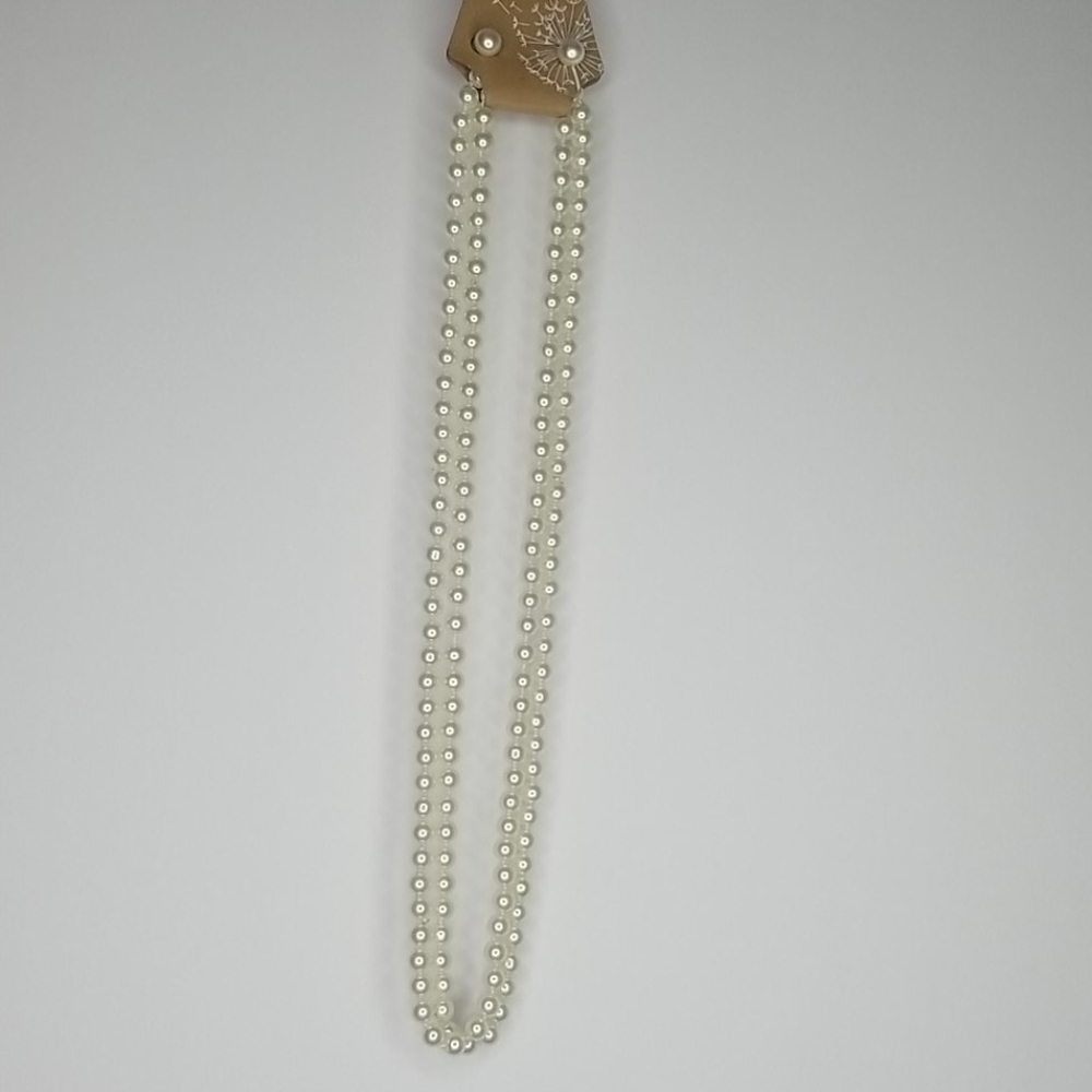 Pearl Necklace and Earrings Set - Picture 5 of 7